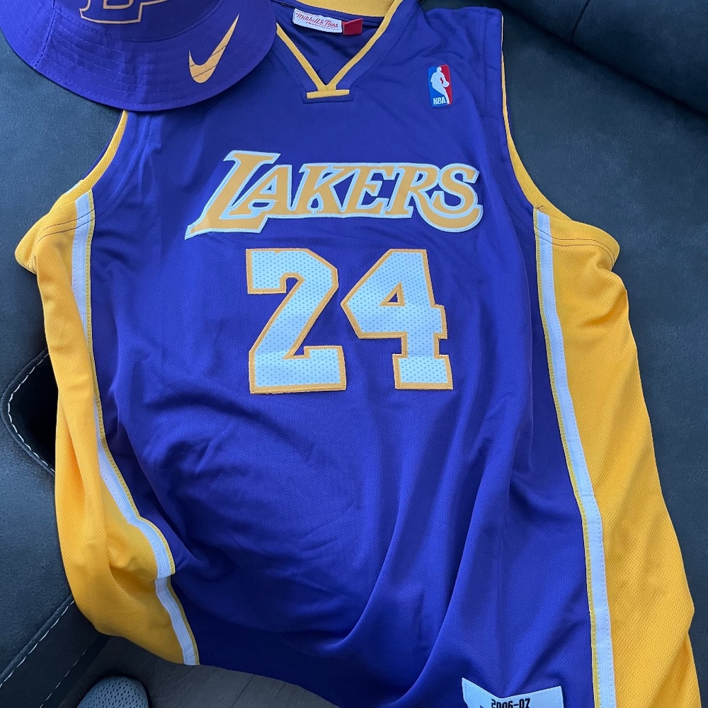 LA Lakers Kobe Bryant Jersey and Bucket Hat
